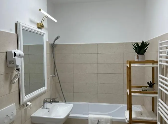 Cozy And At Maurer Daire *